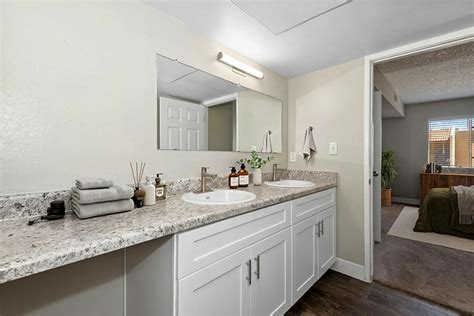 the villages at metro center|9652 n 31st ave.